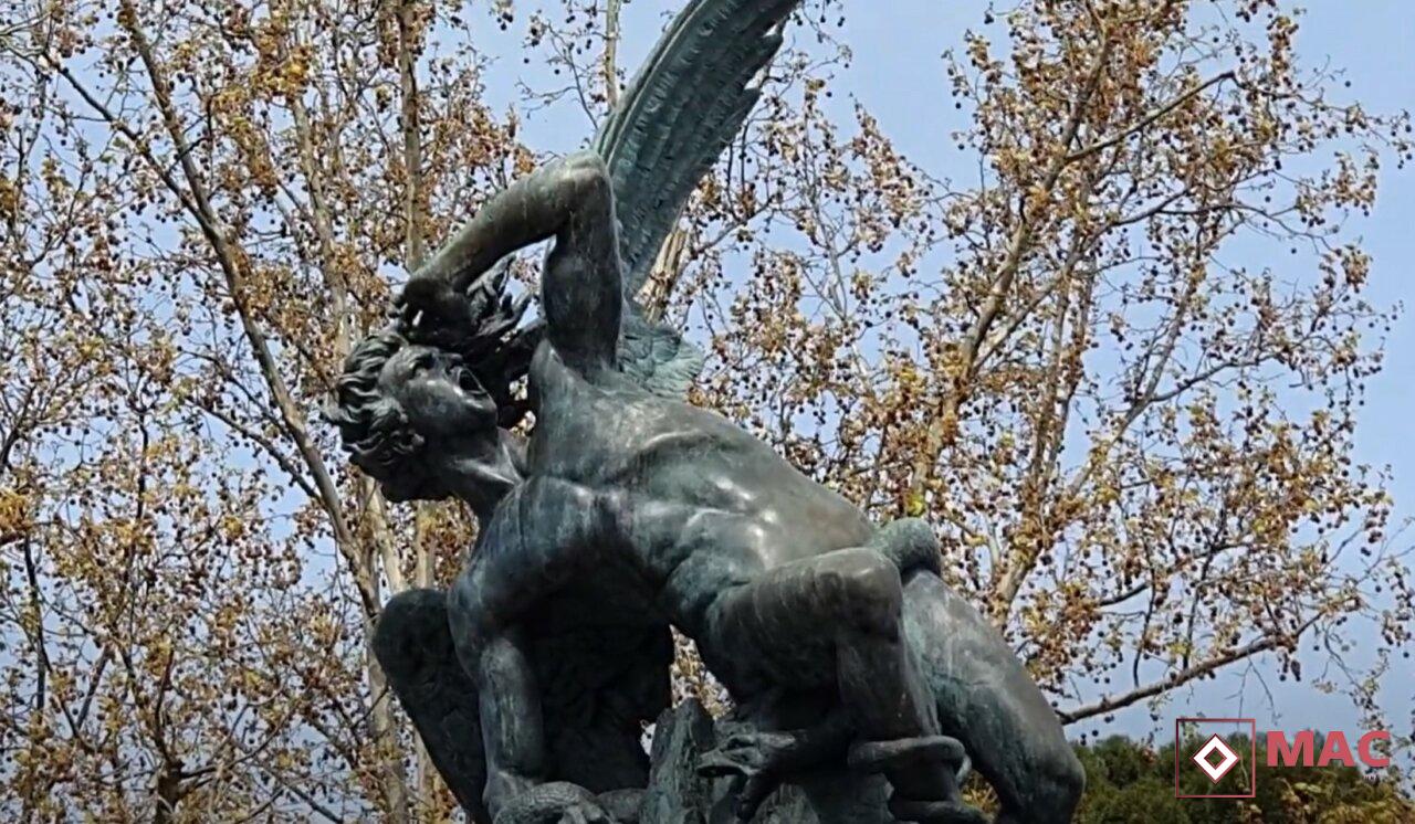 Escultura dedicada a Lucifer (Parque del Retiro de Madrid)