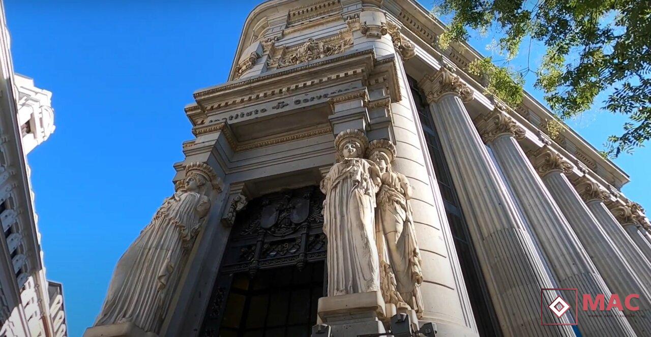 Edificio del Banco Central. Acoge el Instituto Cervantes