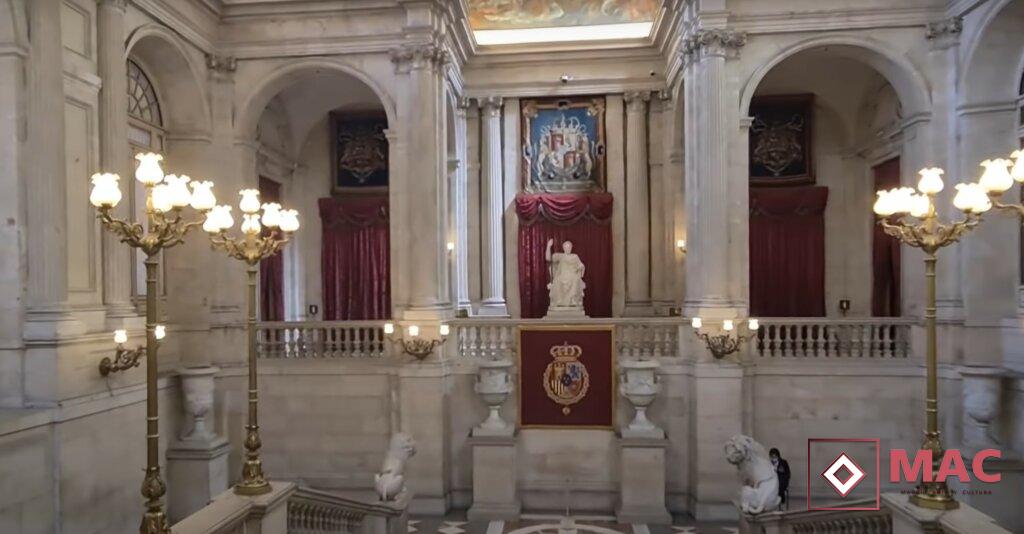 Escalera Principal del Palacio Real